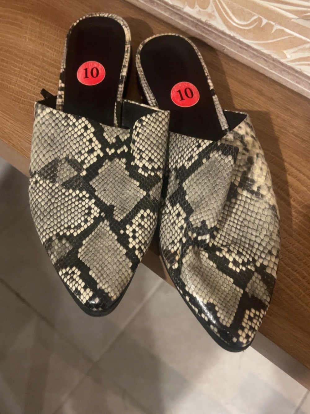 Snake Print Pointed Mule Slip-On - Size 10